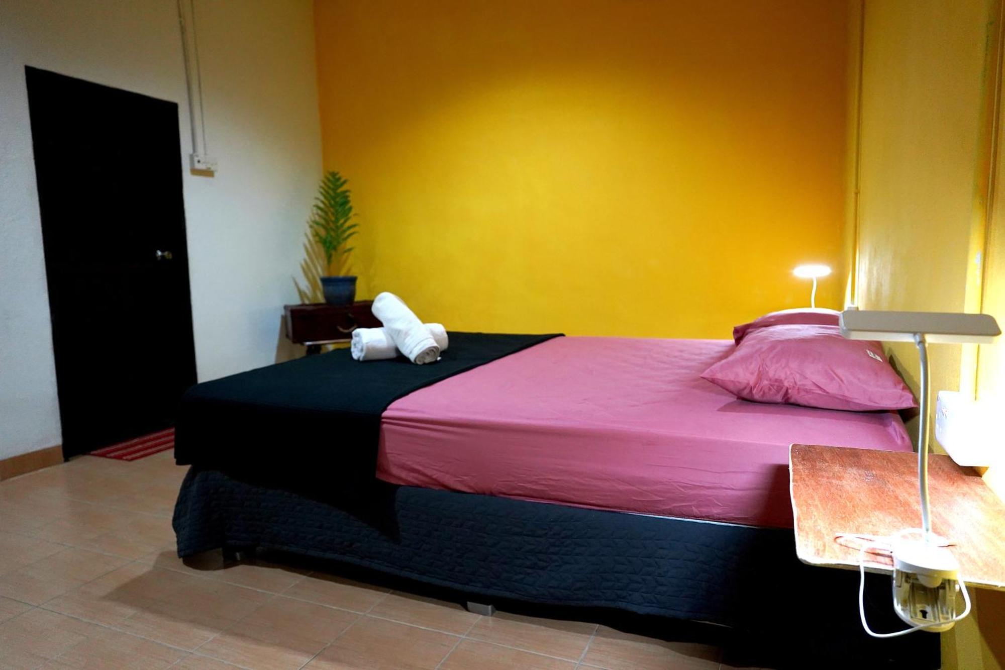 Home Sol Guesthouse Pantai Cenang  Exteriör bild