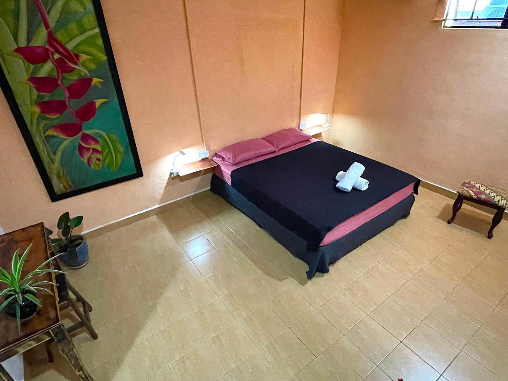 Home Sol Guesthouse Pantai Cenang  Exteriör bild